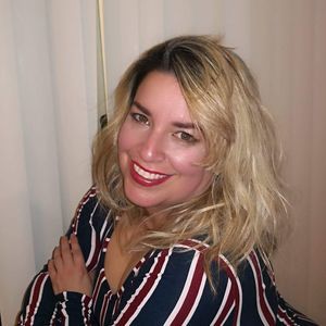 Meet your Posher, Yoliz